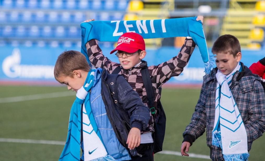 Слабовидящие дети вывели игроков «Зенита»  на матче  «Зенит» — «Спартак»