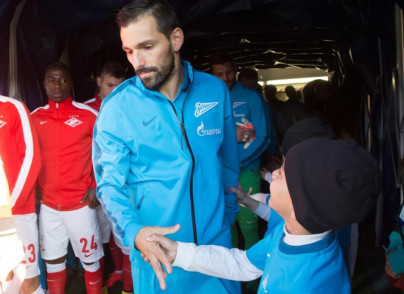 Слабовидящие дети вывели игроков «Зенита»  на матче  «Зенит» — «Спартак»