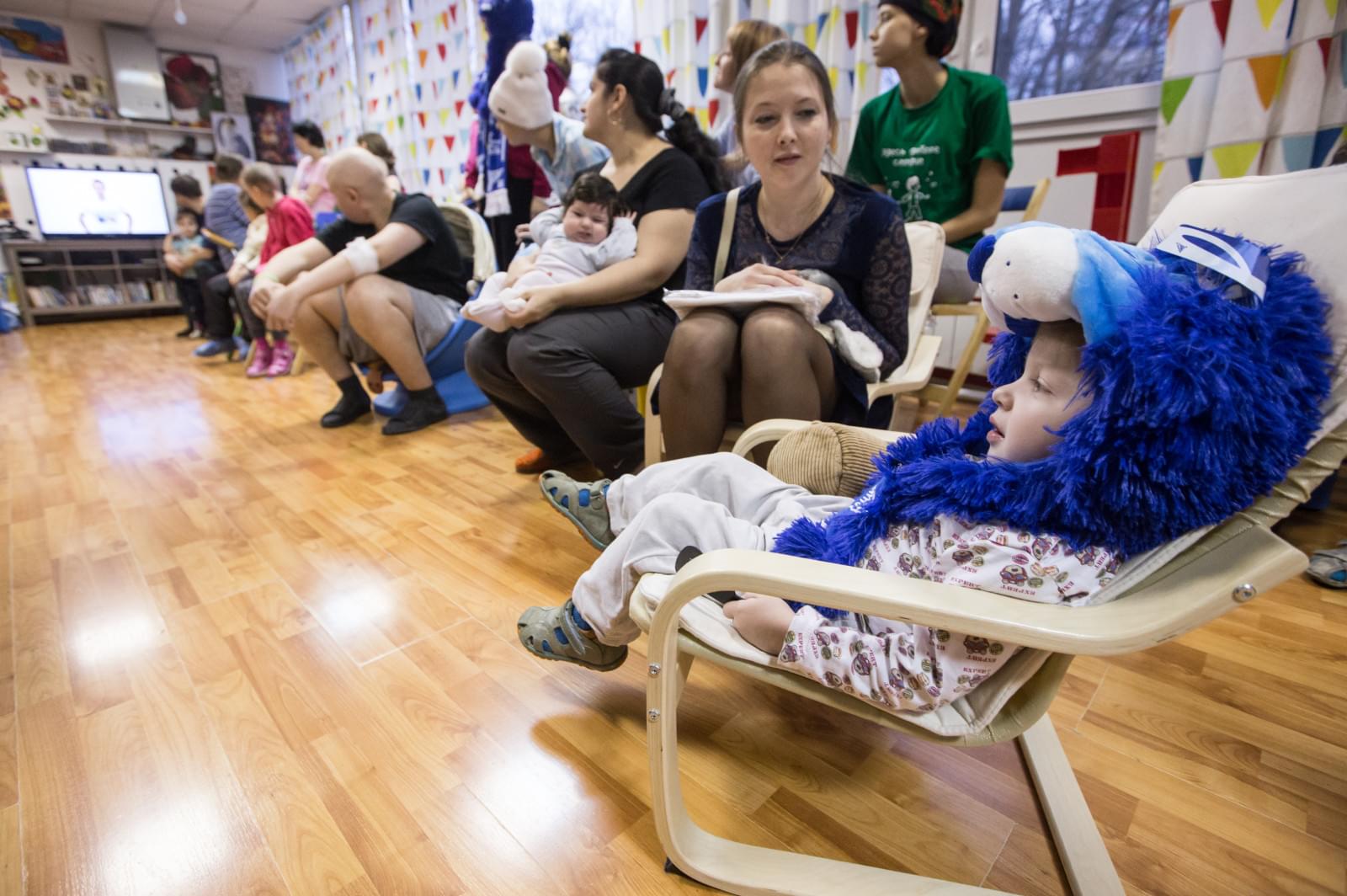 «Новогодний рейс» сине-бело-голубых: фоторепортаж из Городской клинической больницы № 31