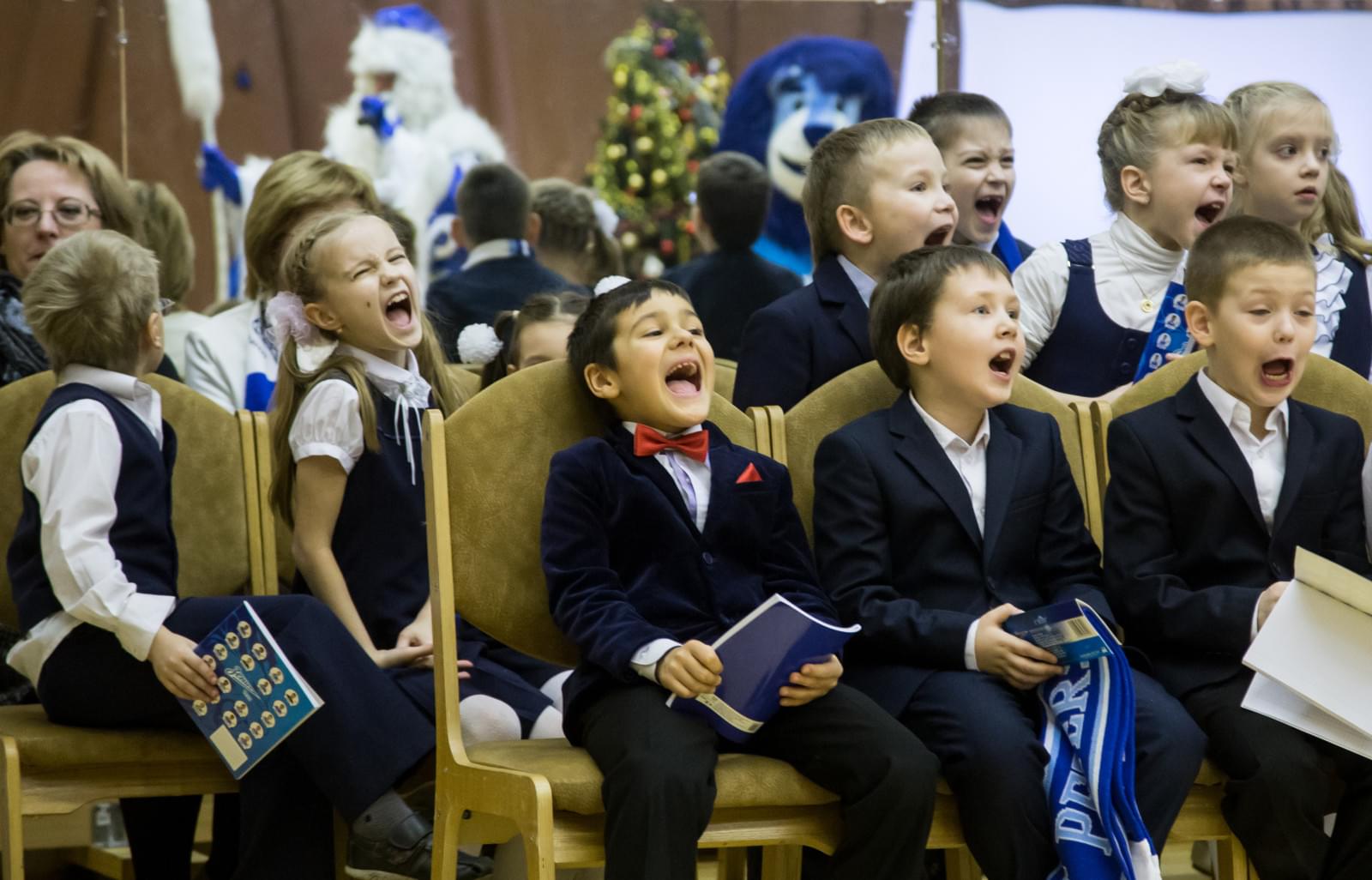 «Новогодний рейс» сине-бело-голубых: фоторепортаж из школы № 641