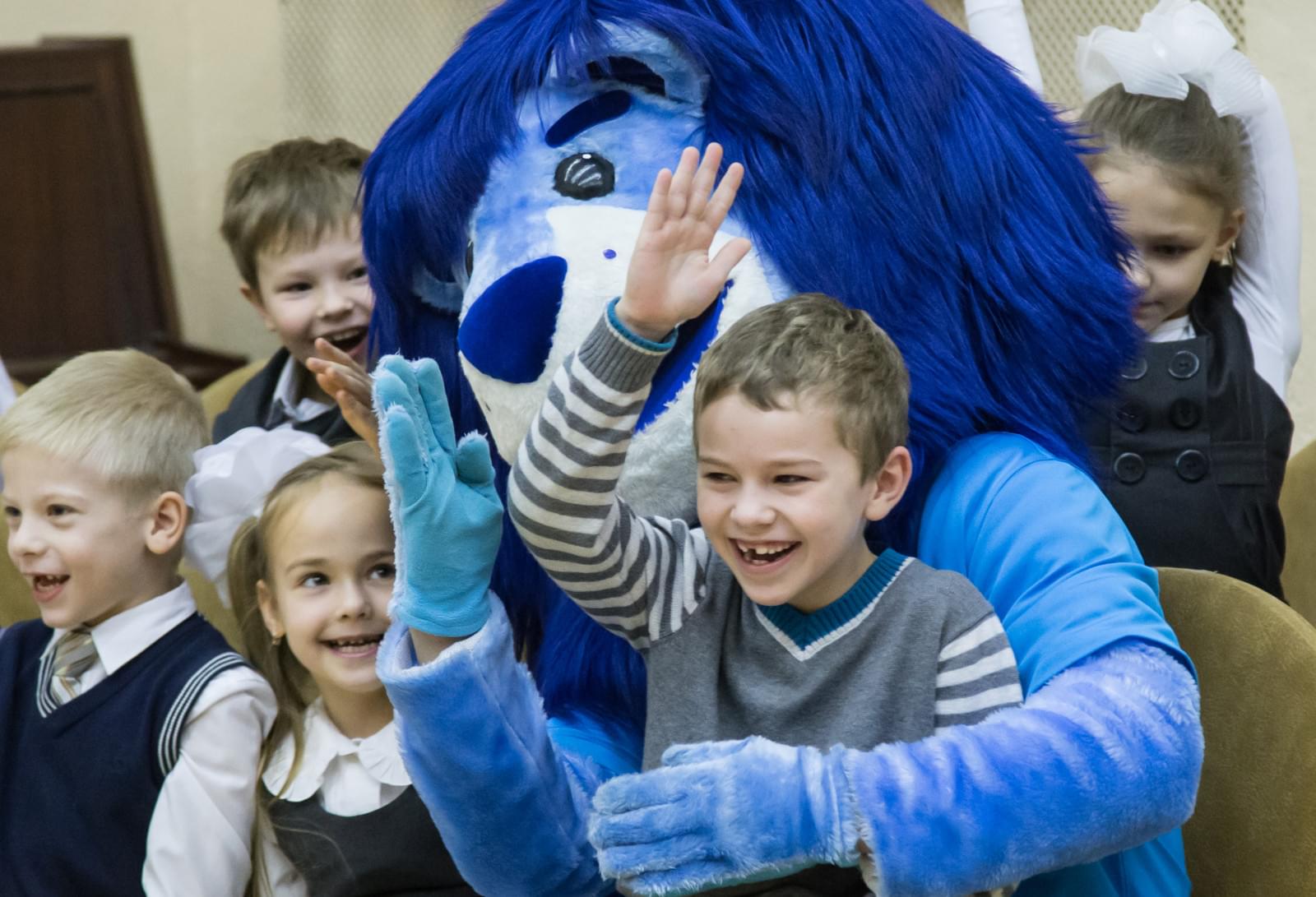 «Новогодний рейс» сине-бело-голубых: фоторепортаж из школы № 641