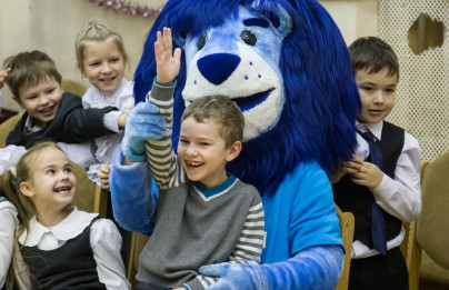 «Новогодний рейс» сине-бело-голубых: фоторепортаж из школы № 641
