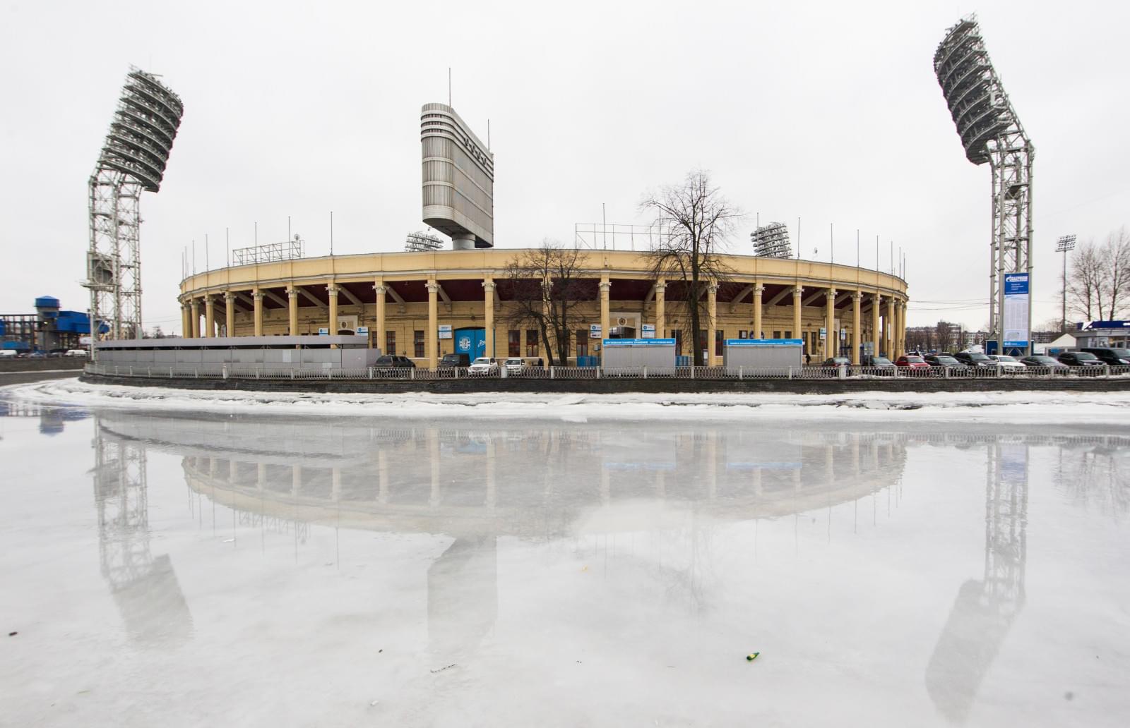 Стадион «Петровский» накануне матча Лиги Европы УЕФА, ПСВ — «Зенит»