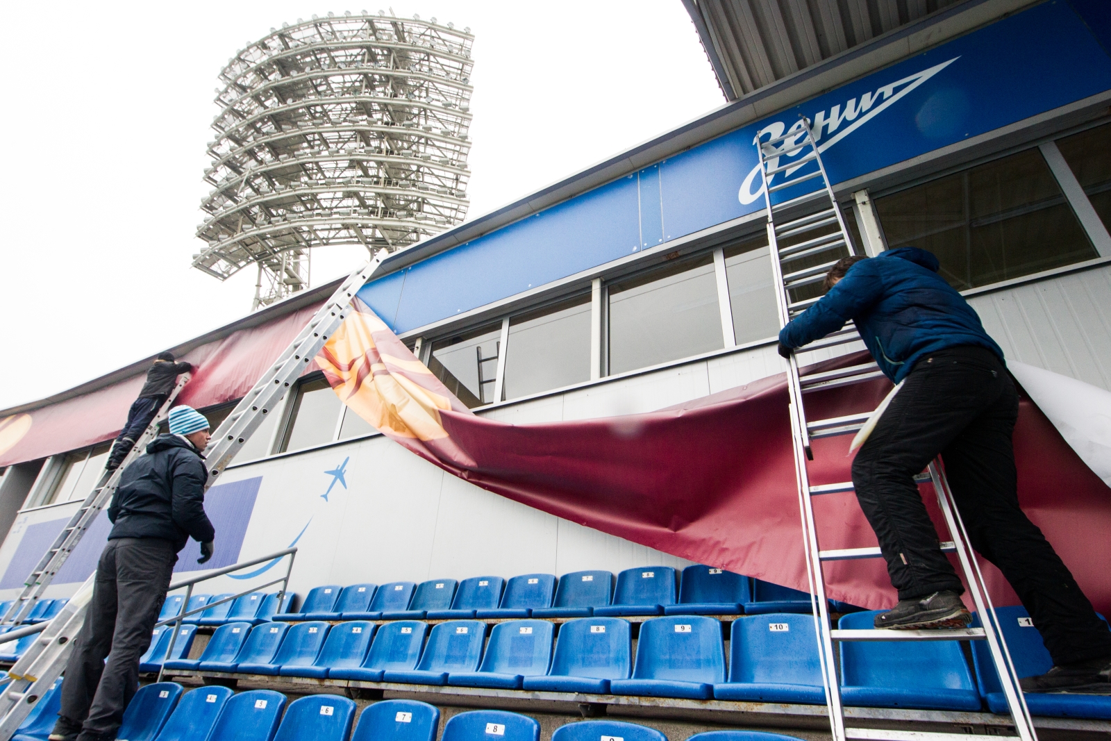 Стадион «Петровский» накануне матча Лиги Европы УЕФА, ПСВ — «Зенит»