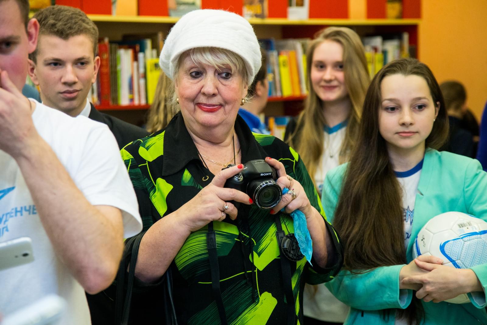 Открытие выставки «Зенита» в детской библиотеке