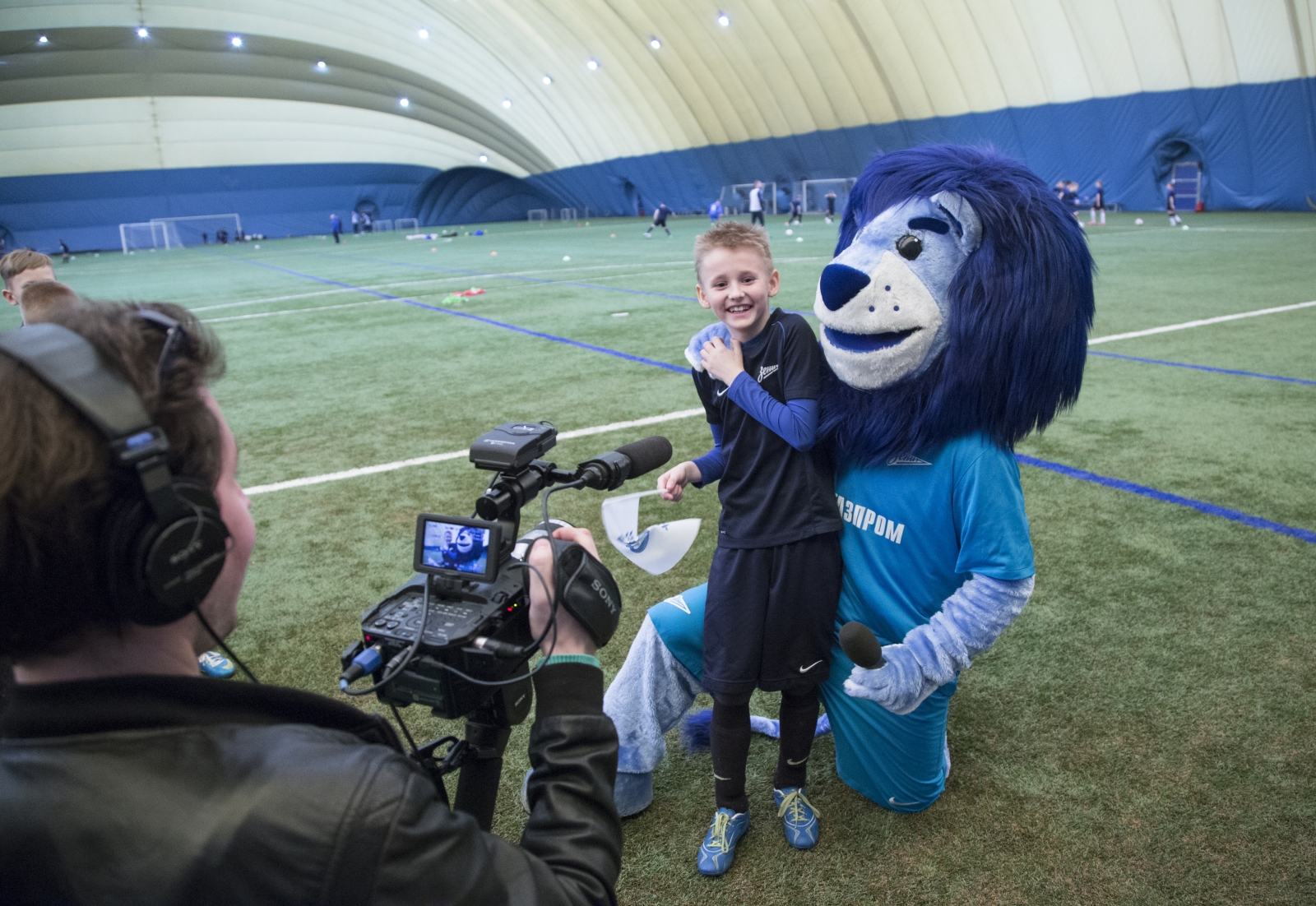 Воспитанники Академии «Зенита» поздравили мам с праздником 8 Марта