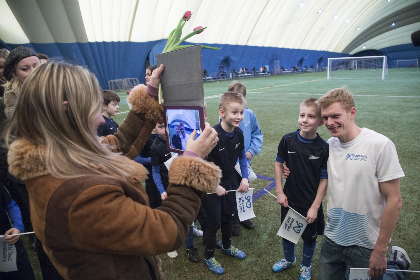 Воспитанники Академии «Зенита» поздравили мам с праздником 8 Марта