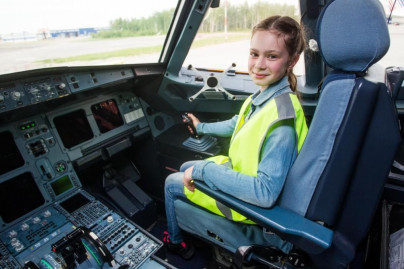 Экскурсия на «Зенитолет» для детей победивших в конкурсе рисунков