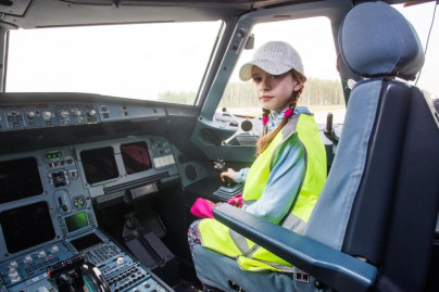 Экскурсия на «Зенитолет» для детей победивших в конкурсе рисунков