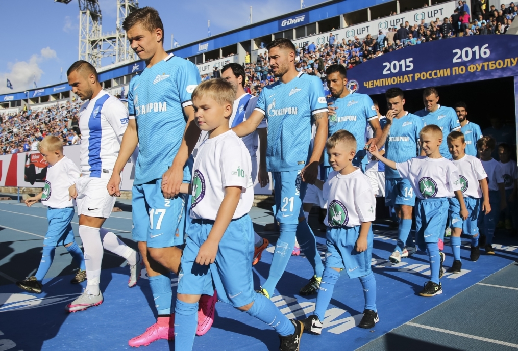 «Зенит Фан» на матче Чемпионат России 2015/16, 7 тур, «Зенит» — «Крылья Советов»