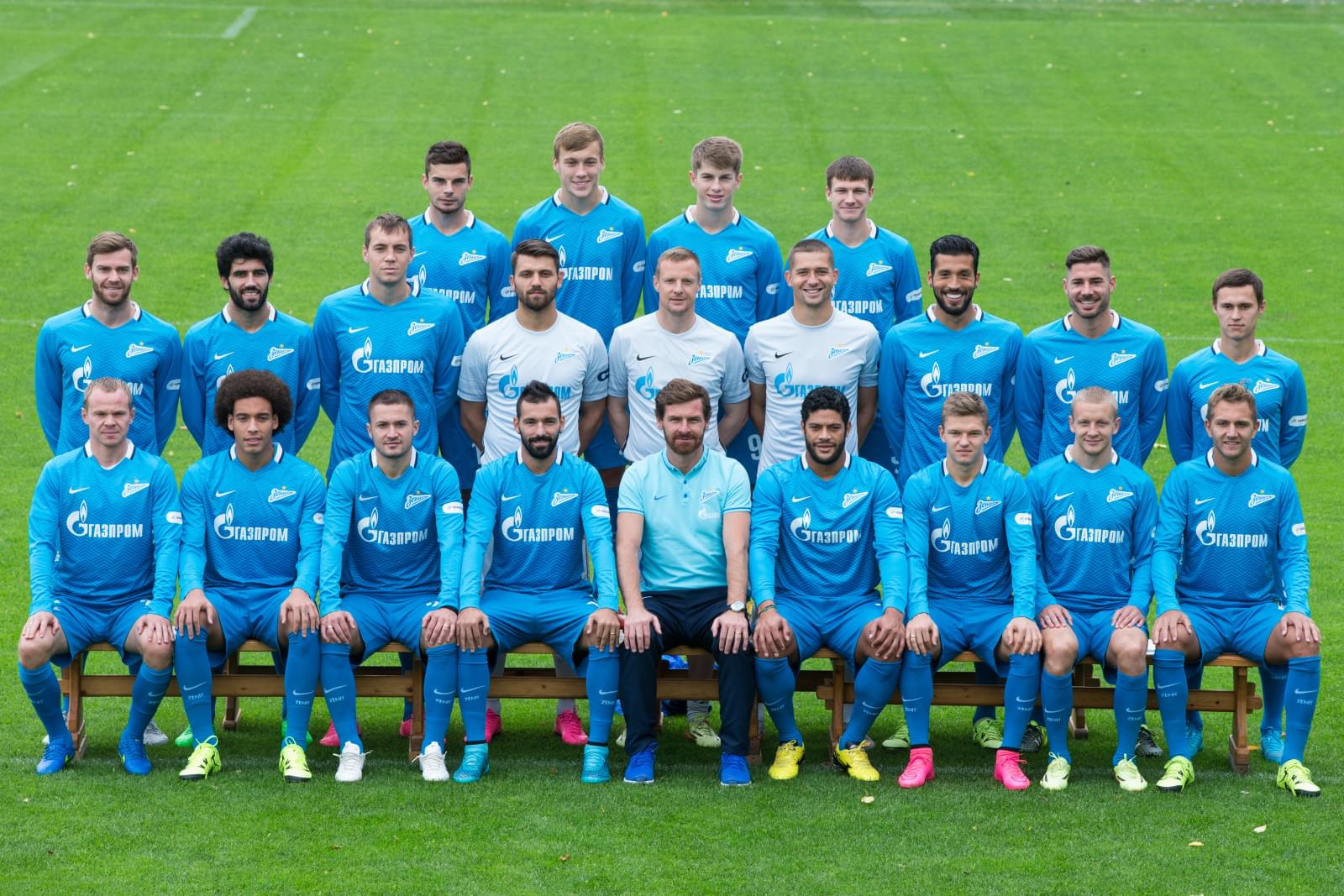 Командная фотосессия основного состава ФК «Зенит» сезона 2015/2016