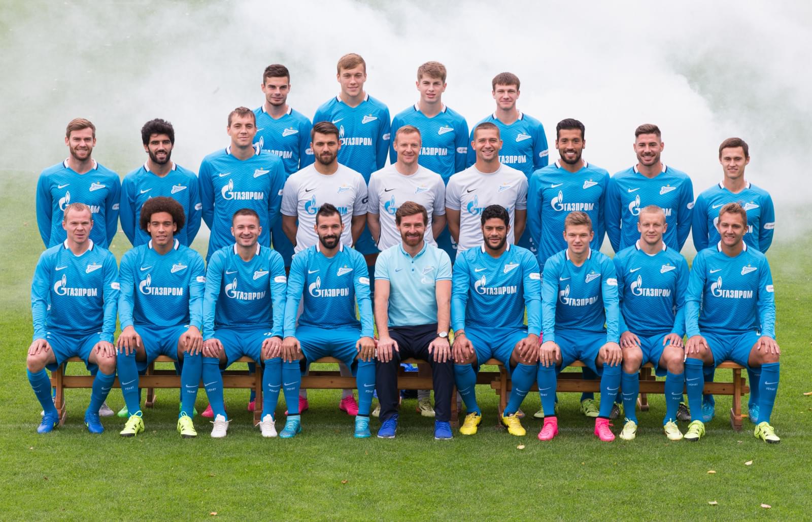 Командная фотосессия основного состава ФК «Зенит» сезона 2015/2016