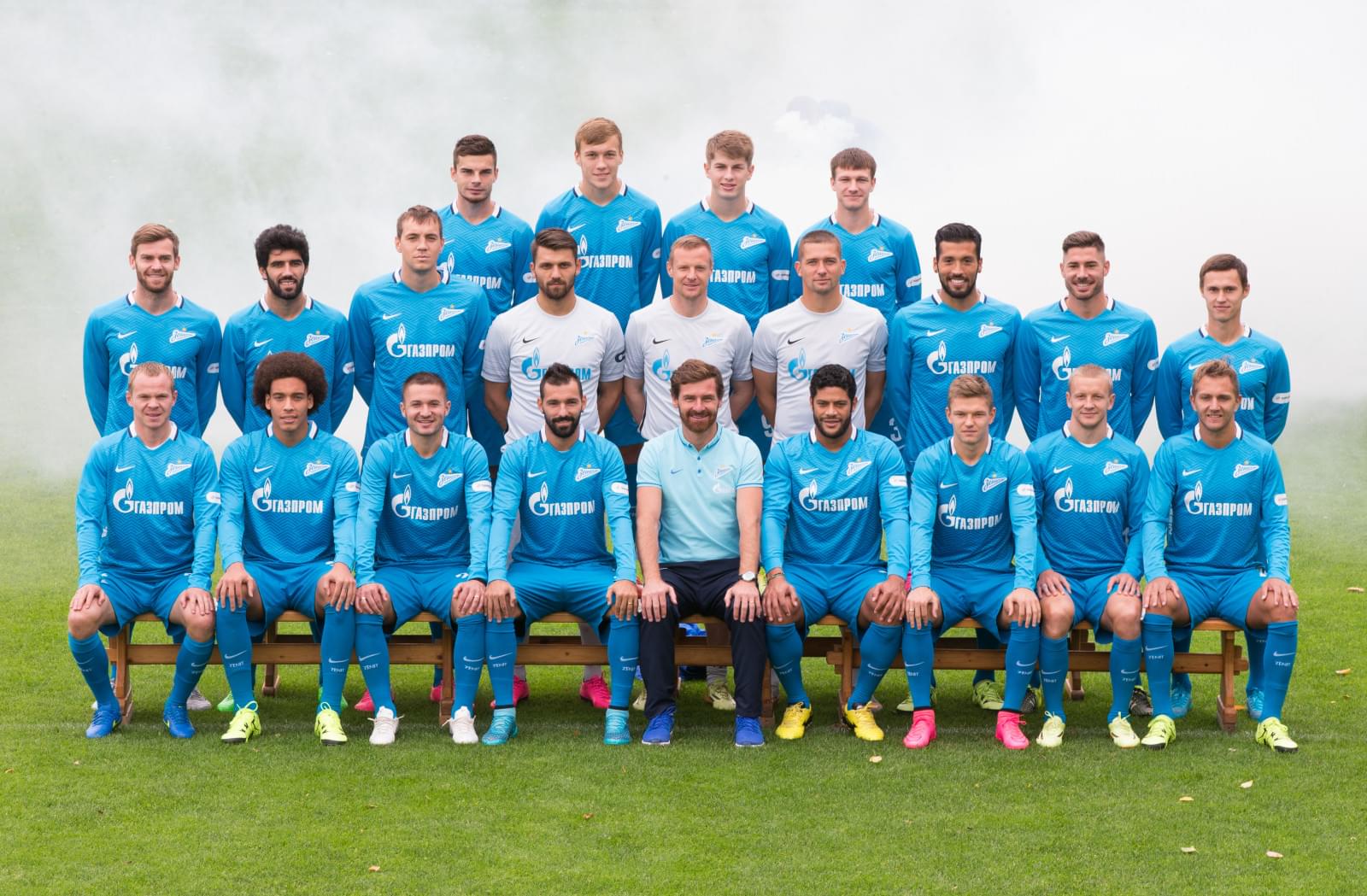 Командная фотосессия основного состава ФК «Зенит» сезона 2015/2016