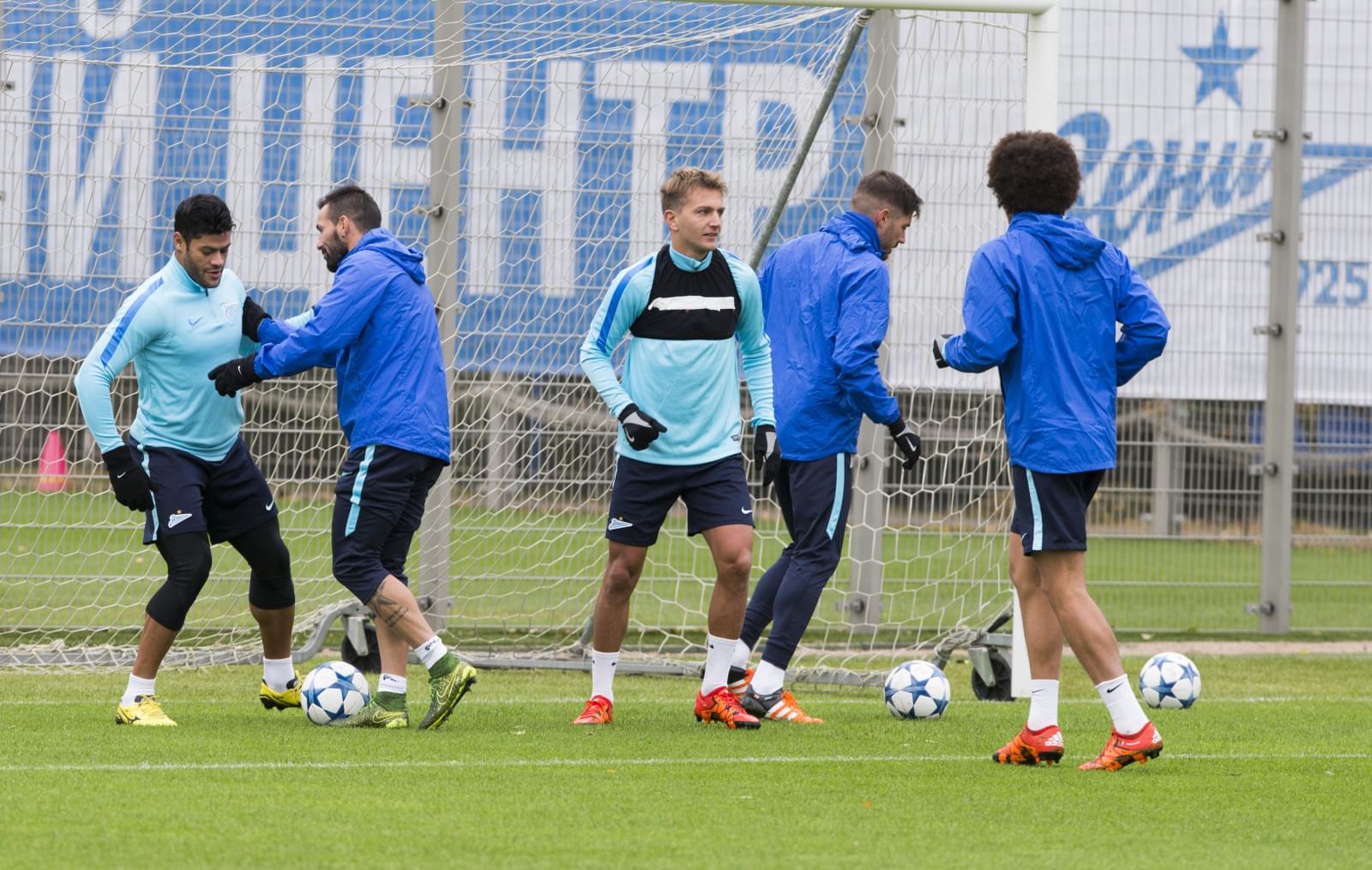 Открытая тренировка «Зенита» перед матчем Лиги Чемпионов УЕФА с «Лионом»