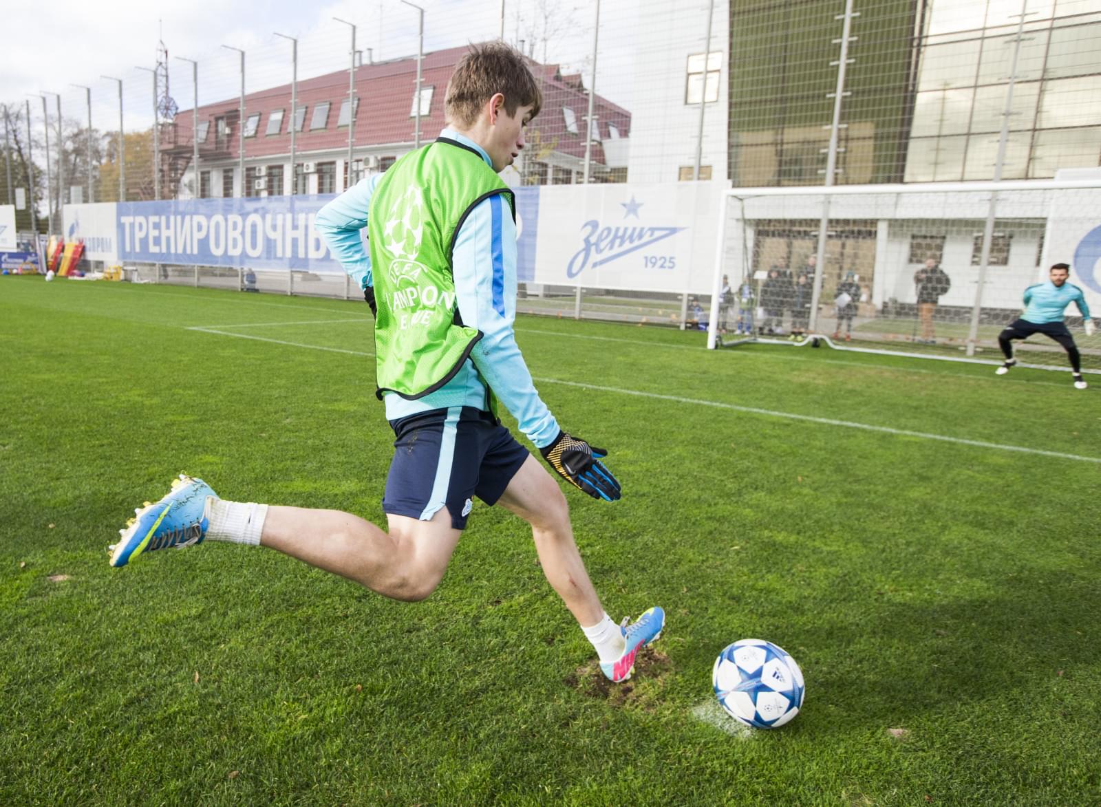 Открытая тренировка «Зенита» перед матчем Лиги Чемпионов УЕФА с «Лионом»