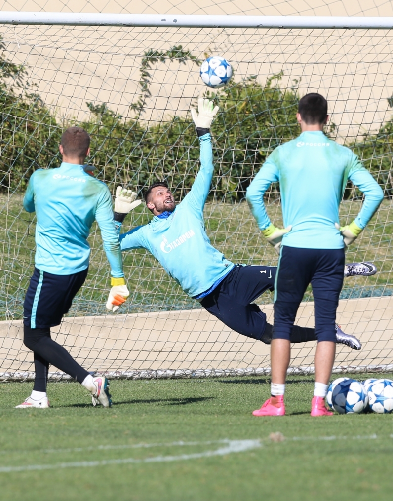 «Газпром»-тренировочный сбор в Фару: 29 января, утренняя тренировка