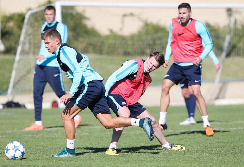 «Газпром»-тренировочный сбор в Фару: 29 января, утренняя тренировка