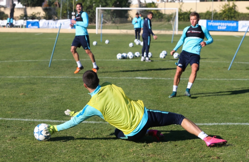 «Газпром»-тренировочный сбор в Фару: 29 января, утренняя тренировка