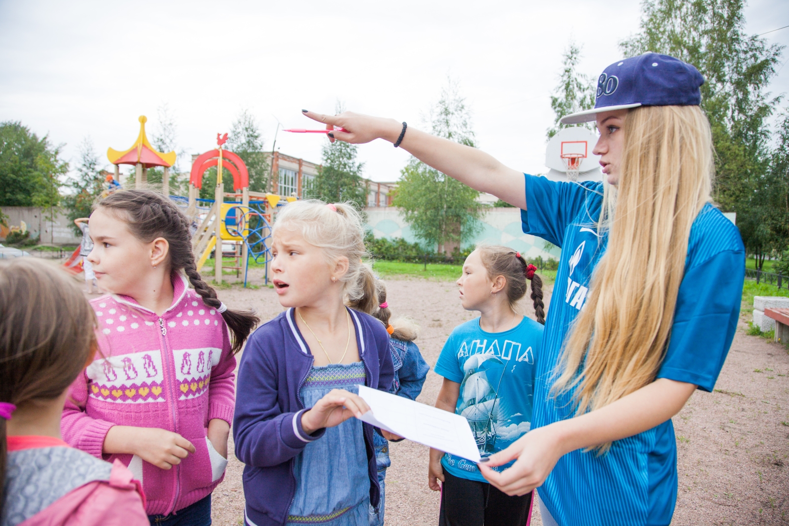 Синегривый Лев посетил детский лагерь в Колпино