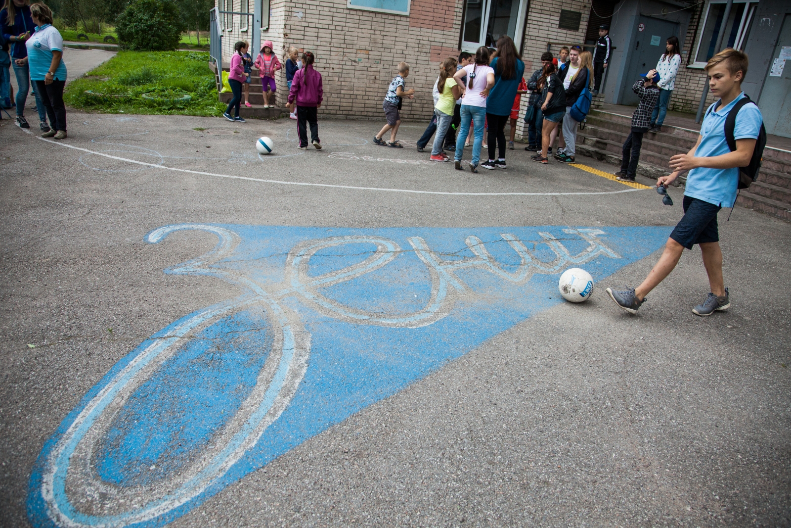 Синегривый Лев посетил детский лагерь в Колпино