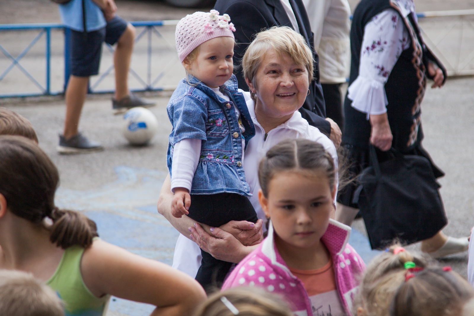 Синегривый Лев посетил детский лагерь в Колпино