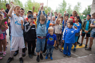 Синегривый Лев посетил детский лагерь в Колпино