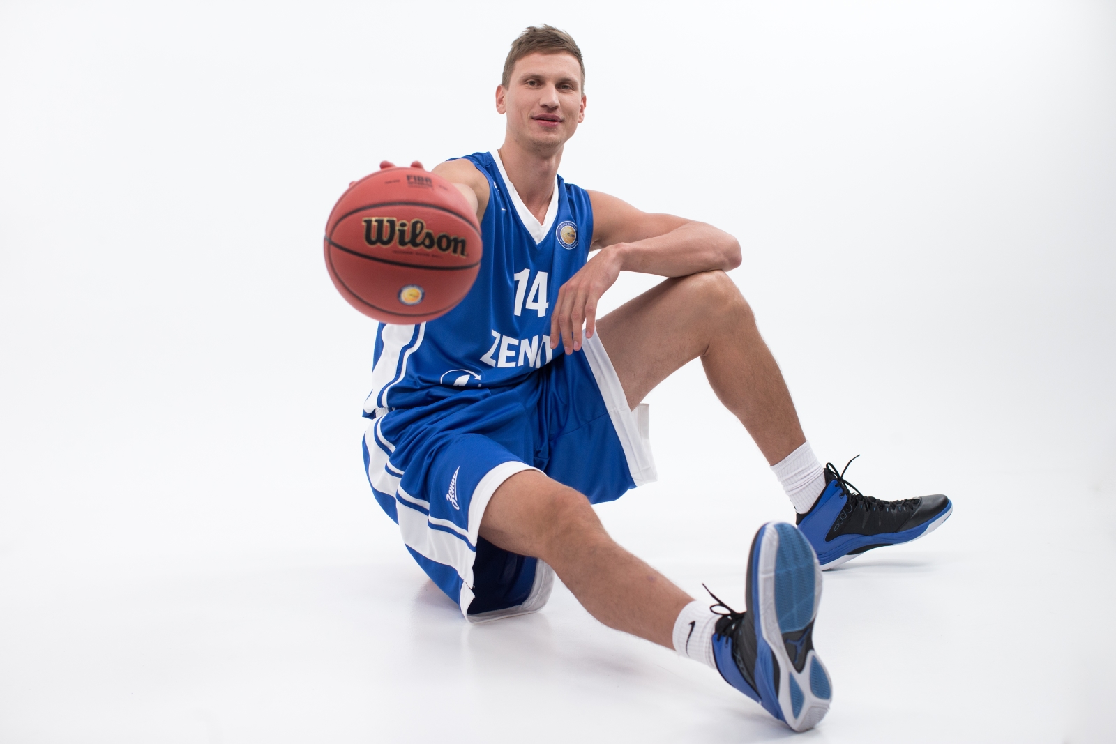Фотосессия игроков и тренеров основного состава БК «Зенит» сезона 2016/2017
