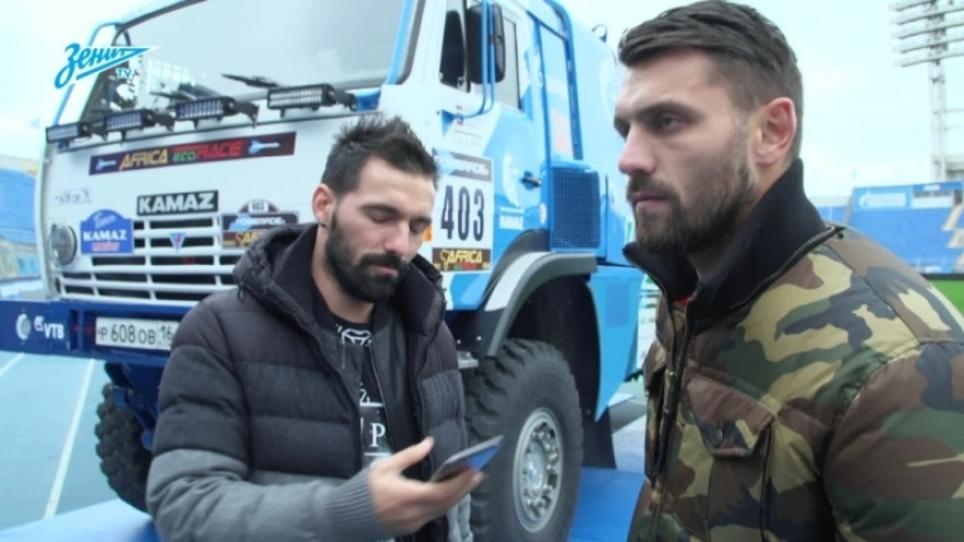 Видео дня на «Зенит-ТВ»: Лодыгин поработал переводчиком для Данни
