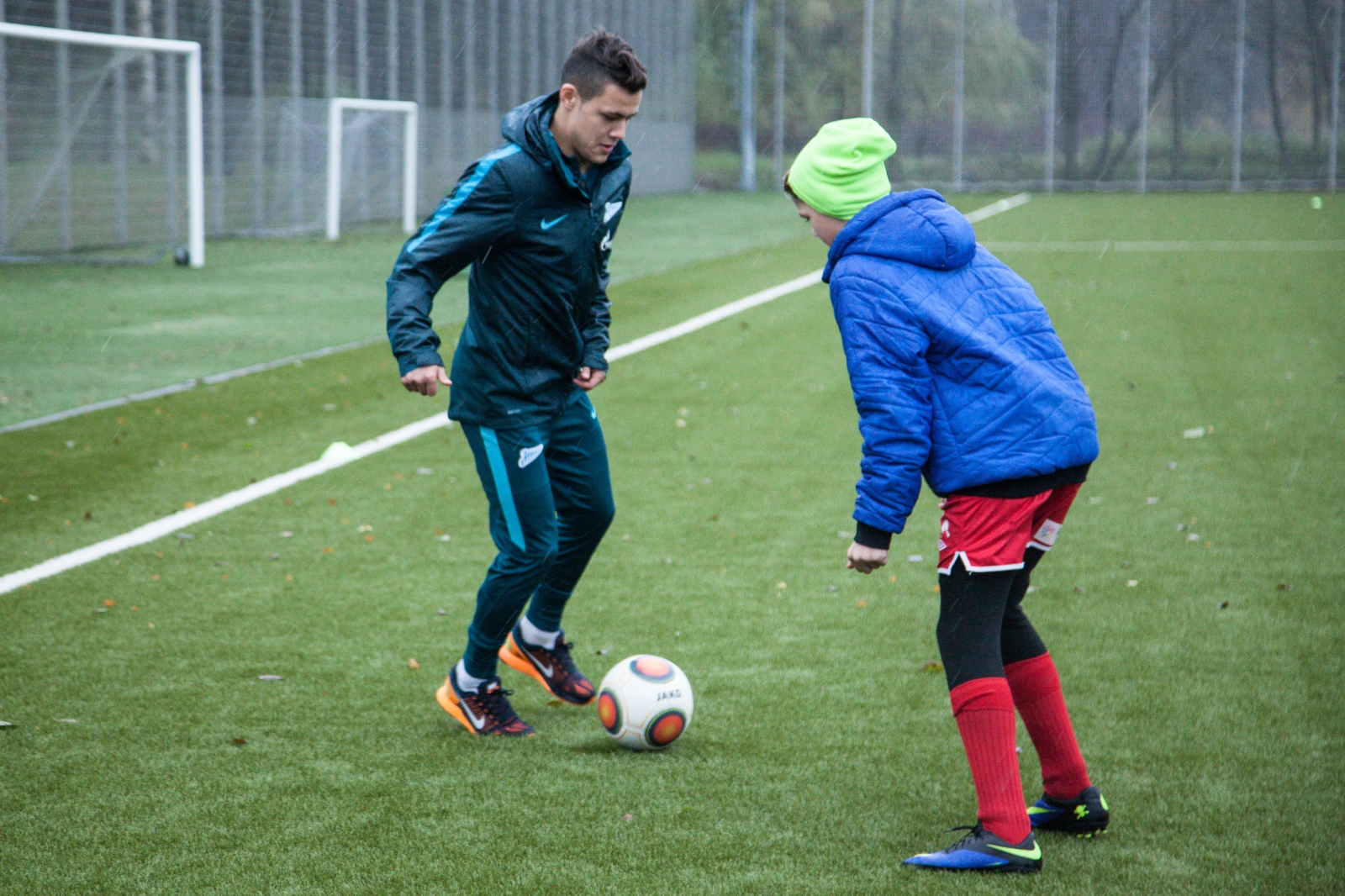 «Клуб добрых дел»: Игроки «Зенита»-2 встретились с воспитанниками детского дома