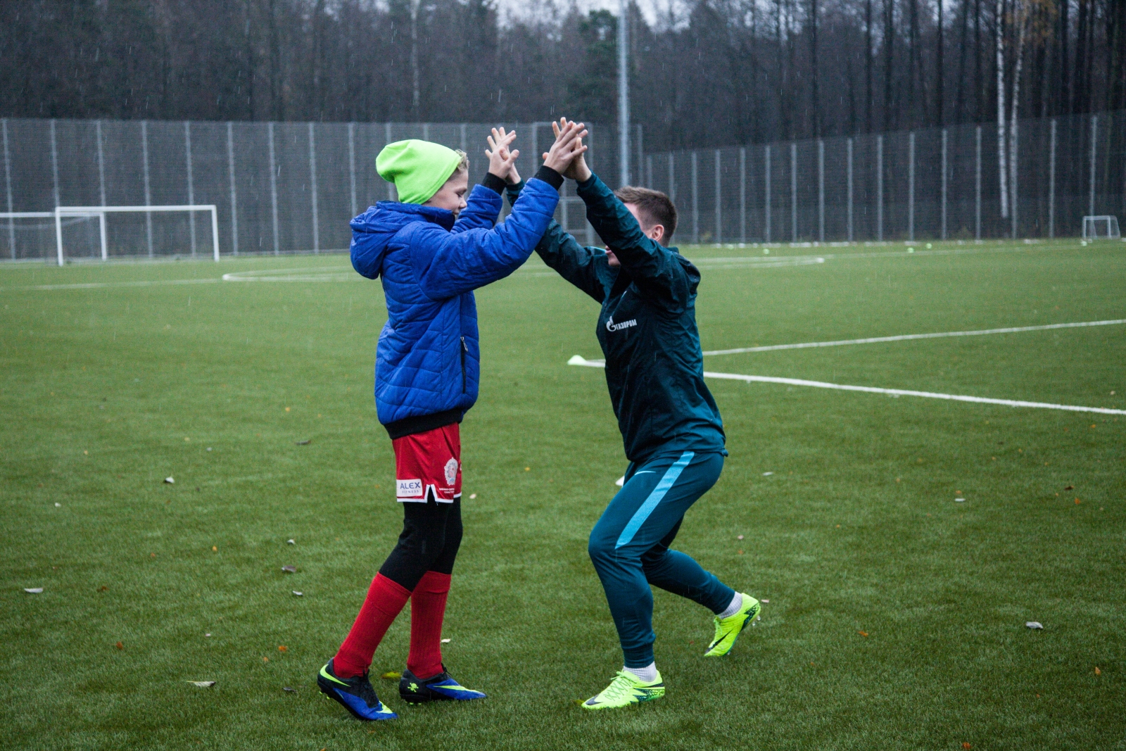 «Клуб добрых дел»: Игроки «Зенита»-2 встретились с воспитанниками детского дома