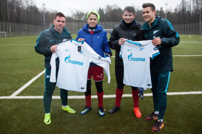 «Клуб добрых дел»: Игроки «Зенита»-2 встретились с воспитанниками детского дома