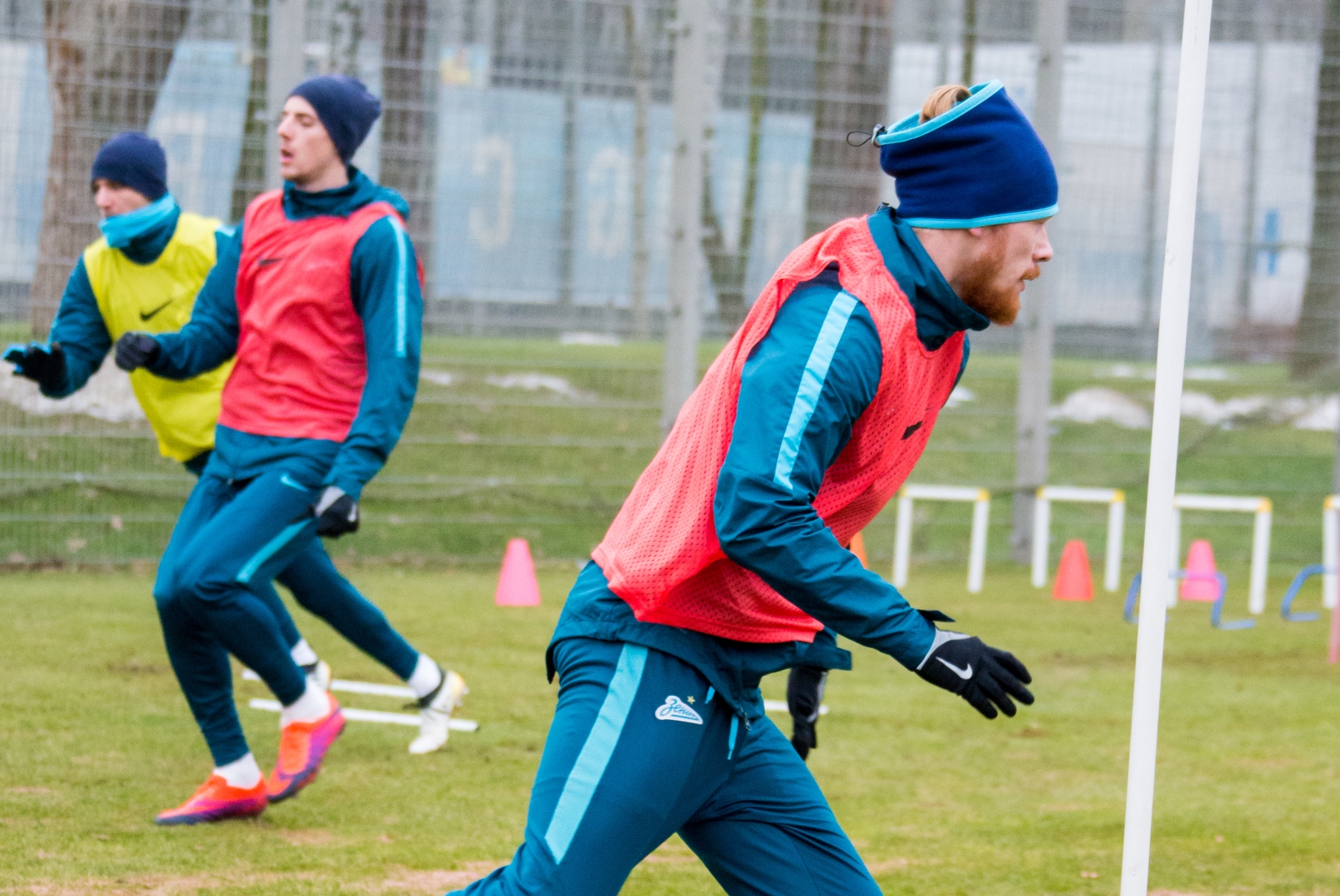 Тренировка «Зенита» перед матчем против «Маккаби»: фоторепортаж из «Газпром» — тренировочного центра.