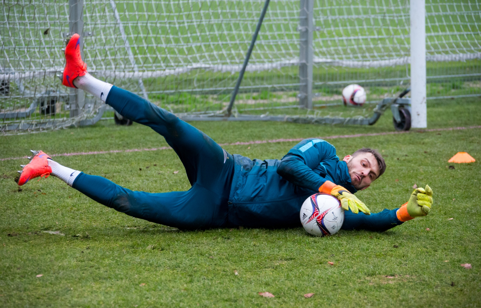 Тренировка «Зенита» перед матчем против «Маккаби»: фоторепортаж из «Газпром» — тренировочного центра.