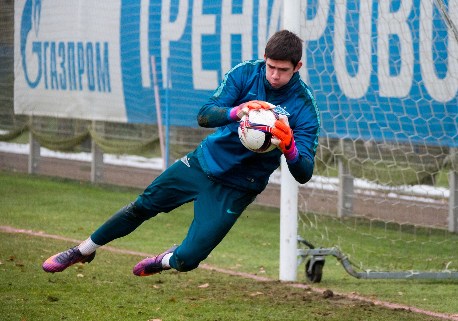 Тренировка «Зенита» перед матчем против «Маккаби»: фоторепортаж из «Газпром» — тренировочного центра.
