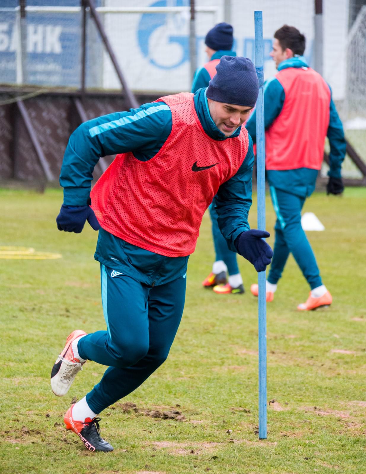 Тренировка «Зенита» перед матчем против «Маккаби»: фоторепортаж из «Газпром» — тренировочного центра.