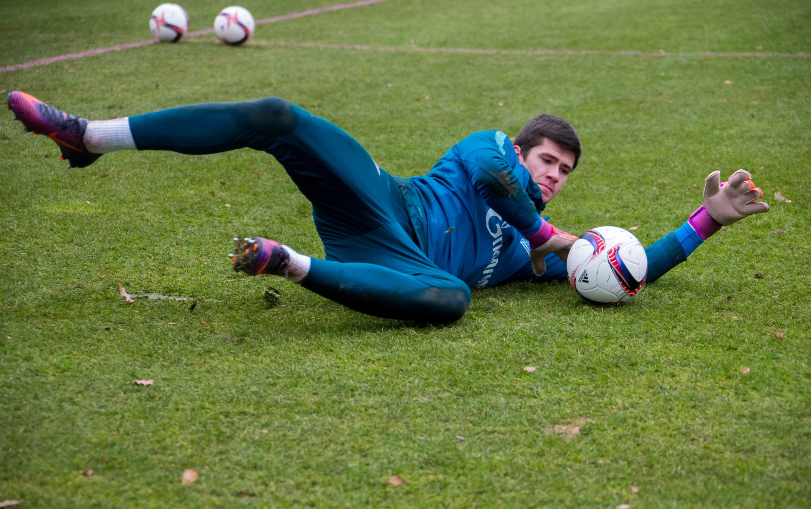 Тренировка «Зенита» перед матчем против «Маккаби»: фоторепортаж из «Газпром» — тренировочного центра.
