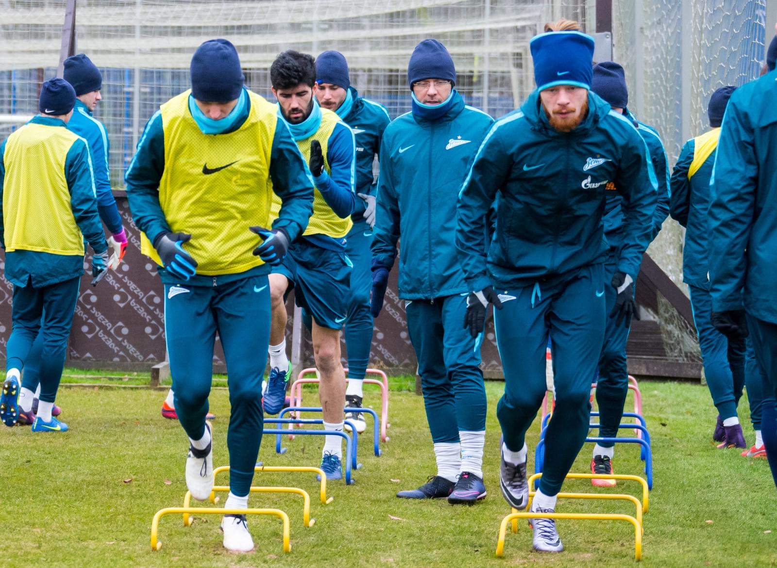 Тренировка «Зенита» перед матчем против «Маккаби»: фоторепортаж из «Газпром» — тренировочного центра.