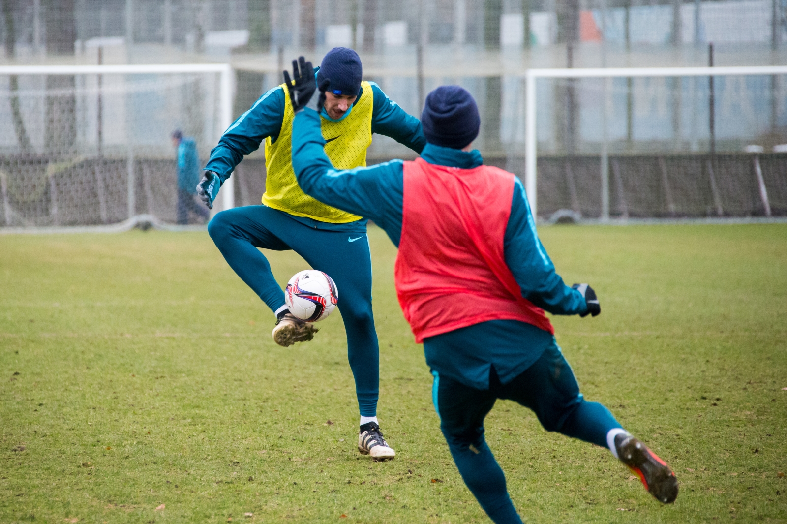 Тренировка «Зенита» перед матчем против «Маккаби»: фоторепортаж из «Газпром» — тренировочного центра.