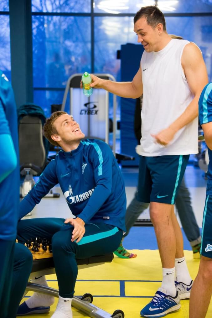 Тренировка «Зенита» перед матчем против «Маккаби»: фоторепортаж из «Газпром» — тренировочного центра.