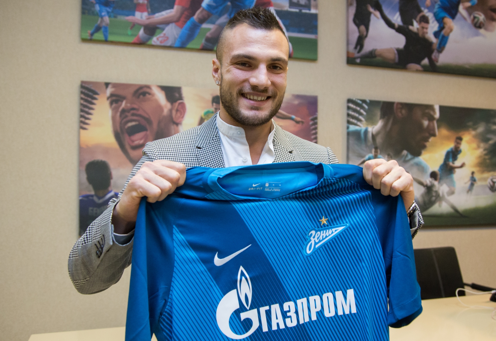 Йоан Молло, заключил контракт с «Зенитом»