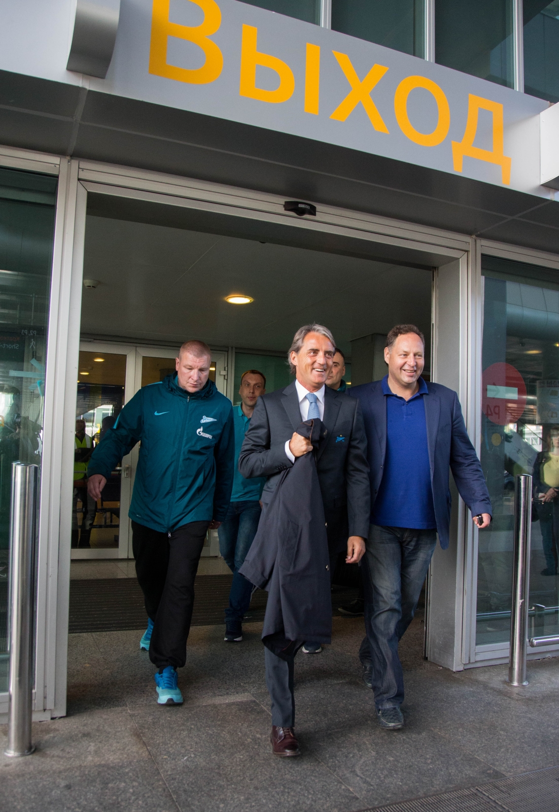 Роберто Манчини прилетел в Санкт-Петербург