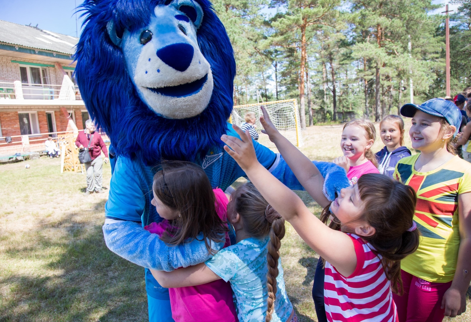 Синегривый Лев посетил Cоциально-реабилитационный центр в Гдове