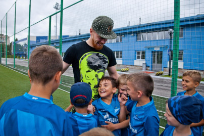 Иван Новосельцев посетил детский лагерь Академии