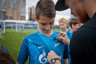 Иван Новосельцев посетил детский лагерь Академии