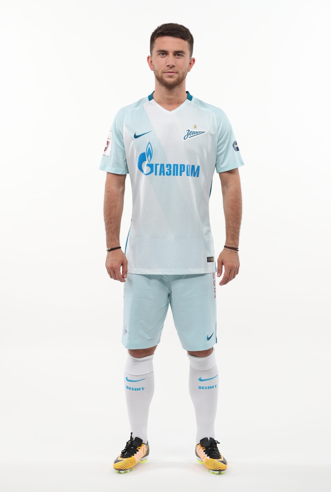 Фотосессия футболистов и тренеров основного состава ФК «Зенит» сезона 2017/2018