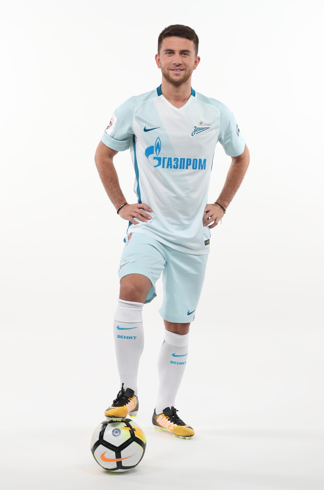 Фотосессия футболистов и тренеров основного состава ФК «Зенит» сезона 2017/2018