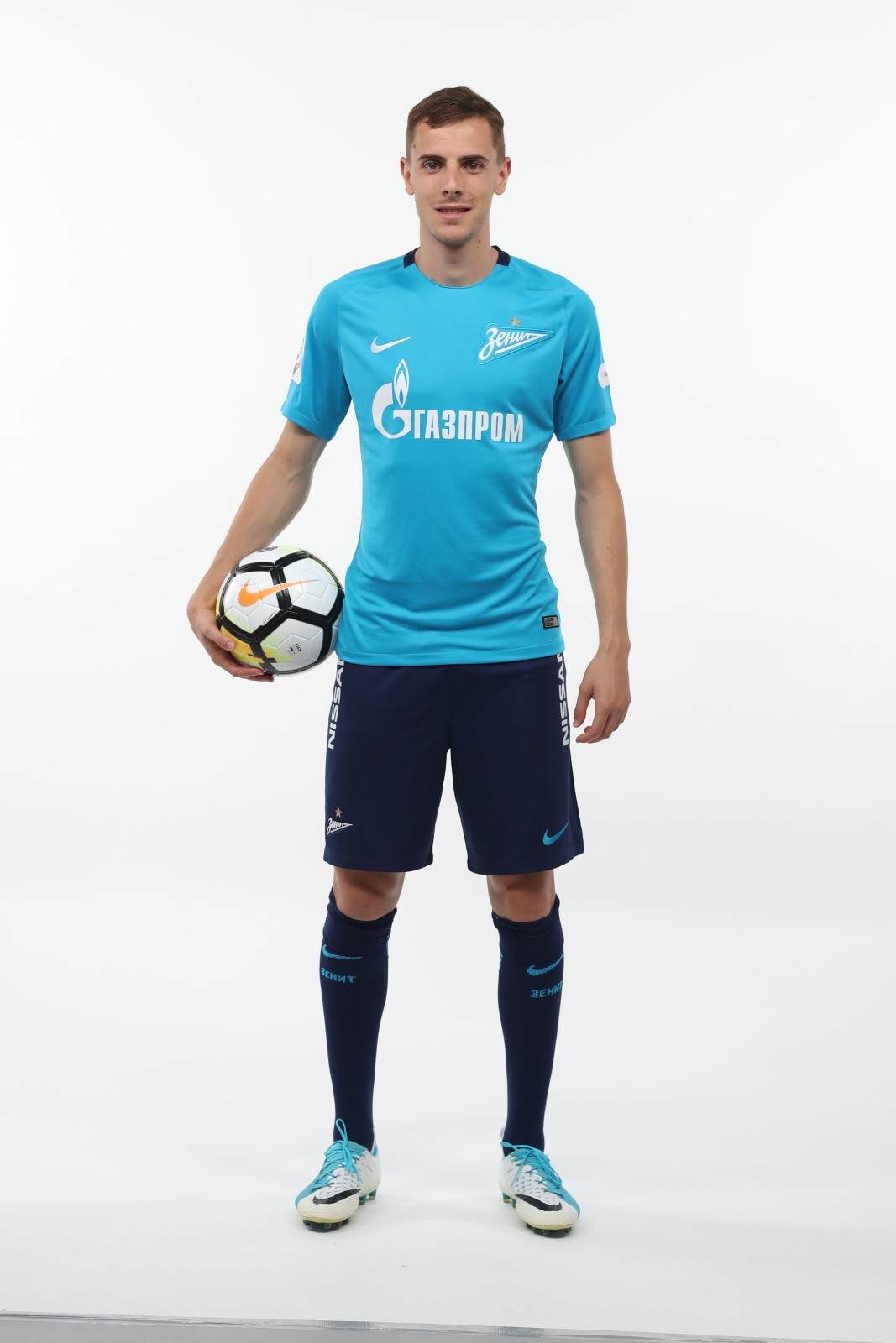 Фотосессия футболистов и тренеров основного состава ФК «Зенит» сезона 2017/2018