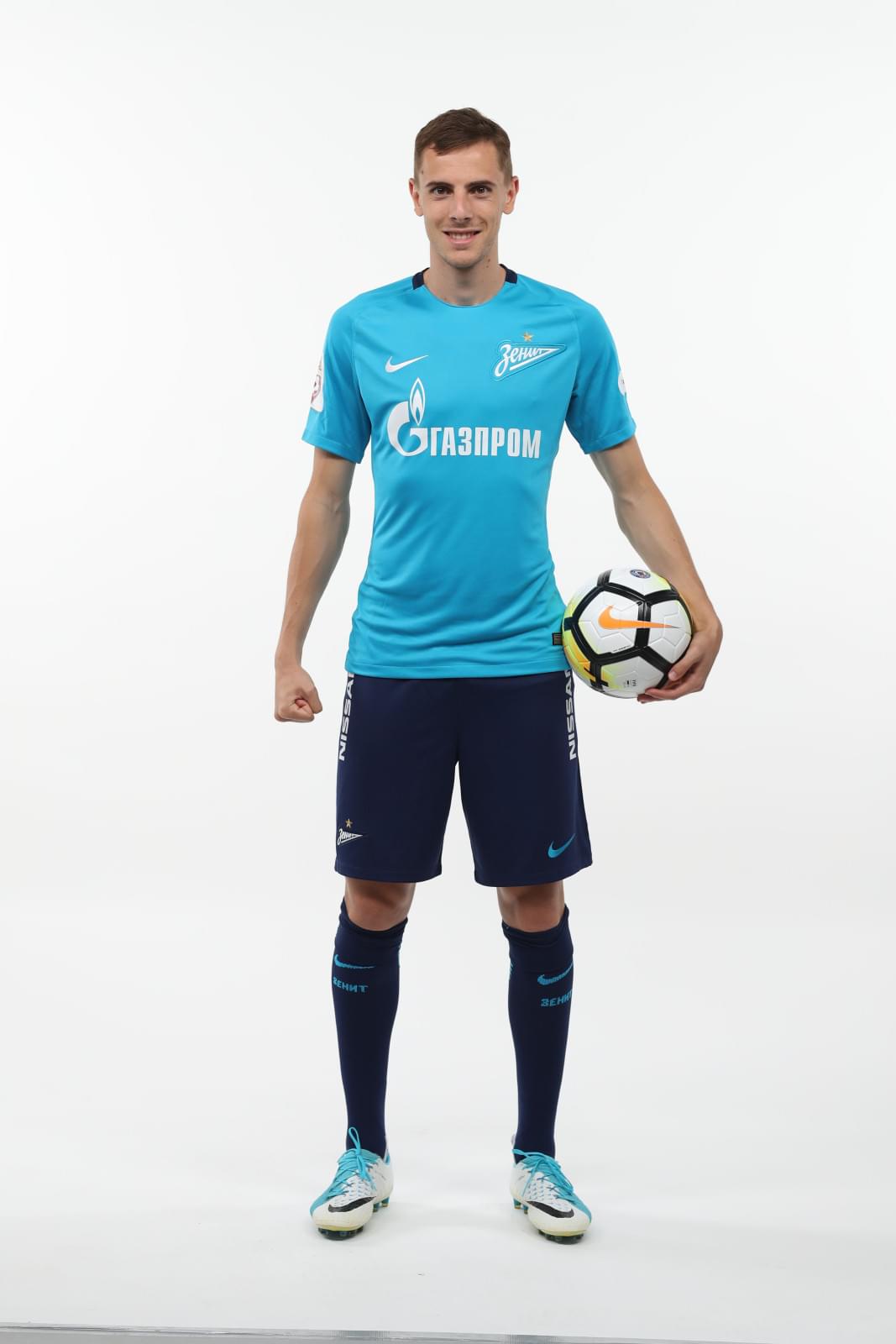 Фотосессия футболистов и тренеров основного состава ФК «Зенит» сезона 2017/2018