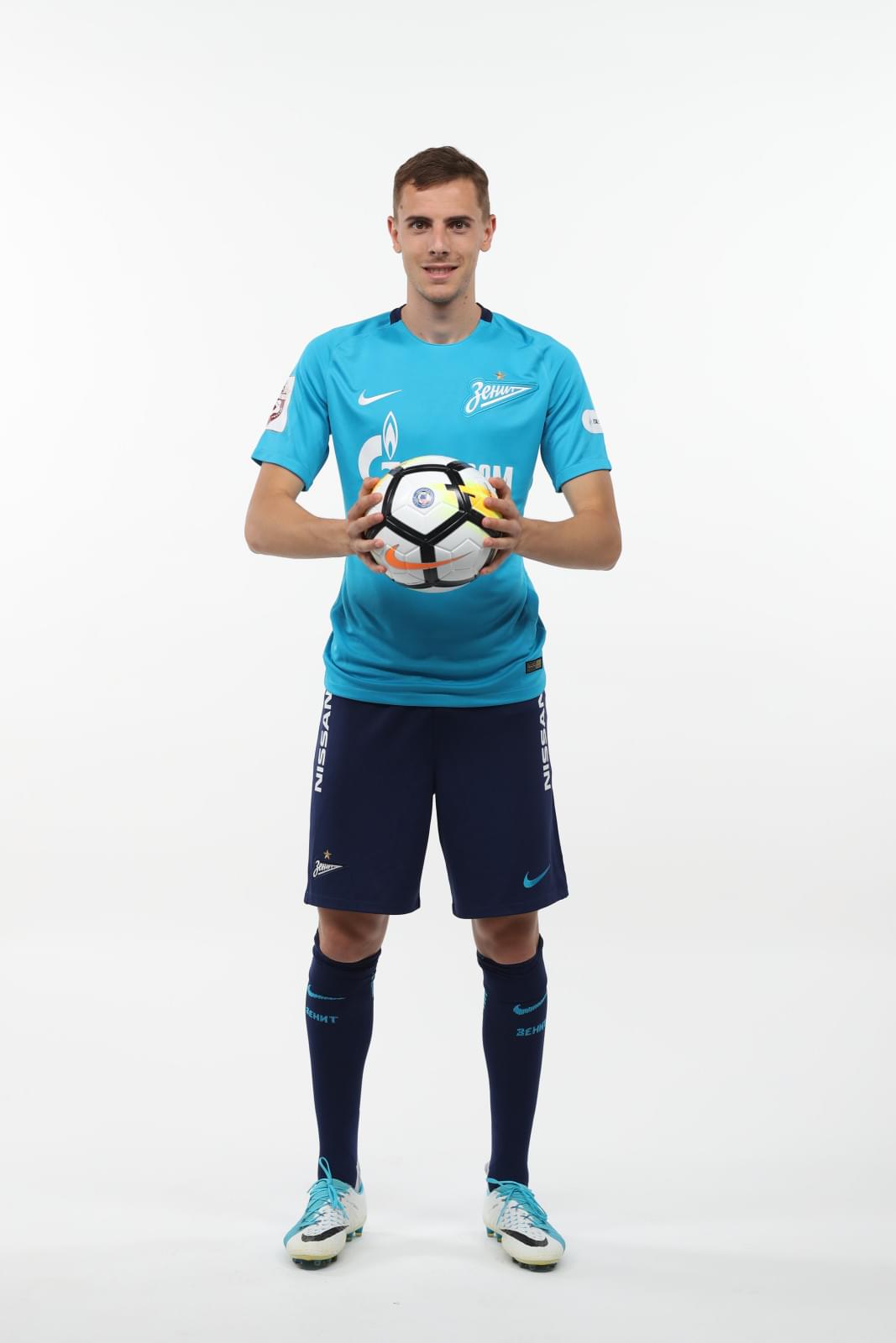 Фотосессия футболистов и тренеров основного состава ФК «Зенит» сезона 2017/2018