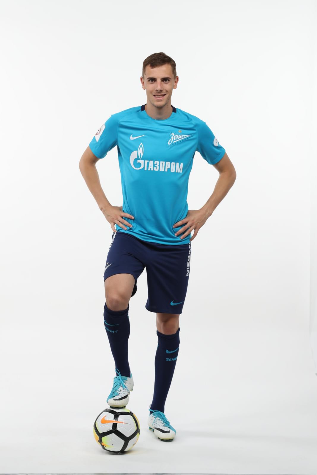 Фотосессия футболистов и тренеров основного состава ФК «Зенит» сезона 2017/2018